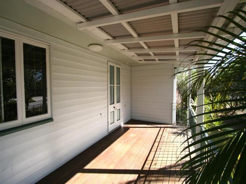 8 Herbert Street, Lota QLD 4179