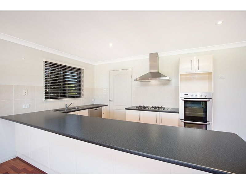 27 Andrew Street, Lota QLD 4179