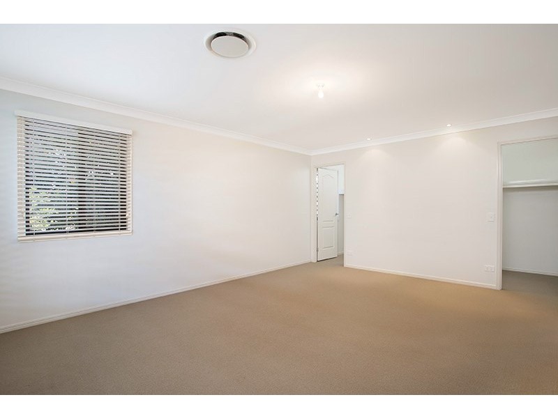 27 Andrew Street, Lota QLD 4179