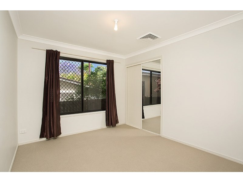 27 Andrew Street, Lota QLD 4179