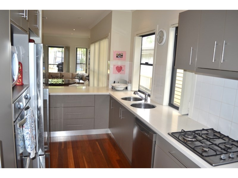 44 Parkview Avenue, Wynnum QLD 4178