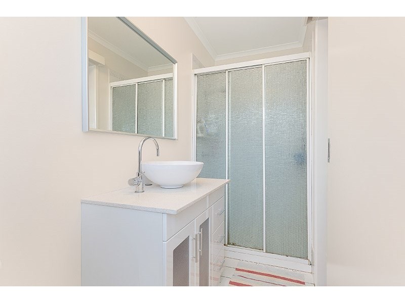 122 Blackwood Road, Manly West QLD 4179