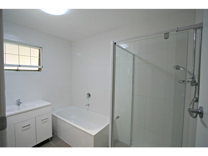 70 Cranleigh Street, Wynnum West QLD 4178