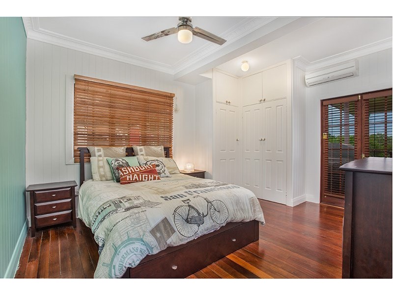 8 Muriel Avenue, Manly West QLD 4179