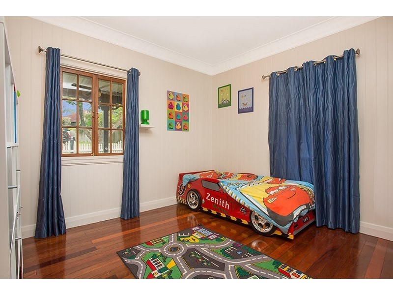 8 Muriel Avenue, Manly West QLD 4179
