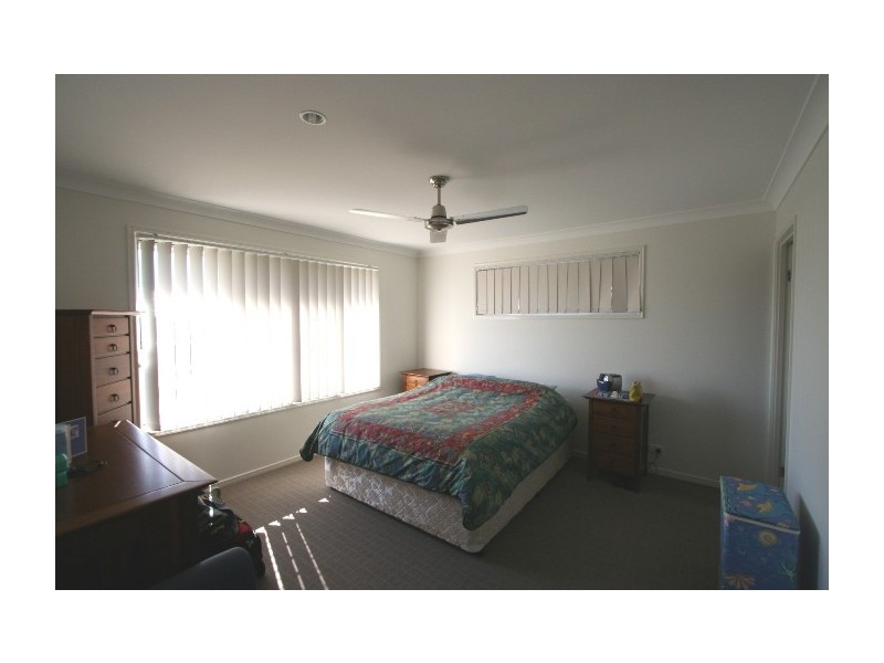 8 Rymera Crescent, Gumdale QLD 4154