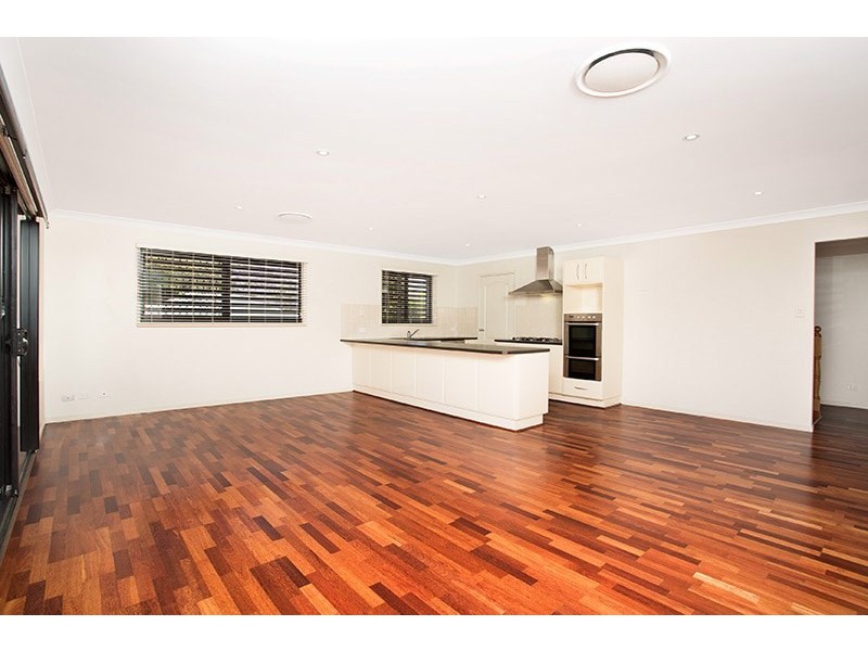 27 Andrew Street, Lota QLD 4179