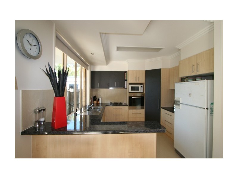 75 Cavell Street, Birkdale QLD 4159