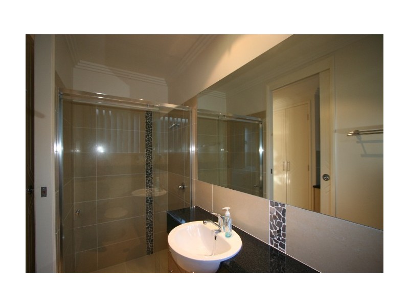 75 Cavell Street, Birkdale QLD 4159