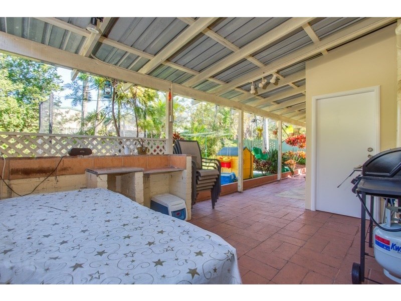 37 Cranston Street, Wynnum West QLD 4178