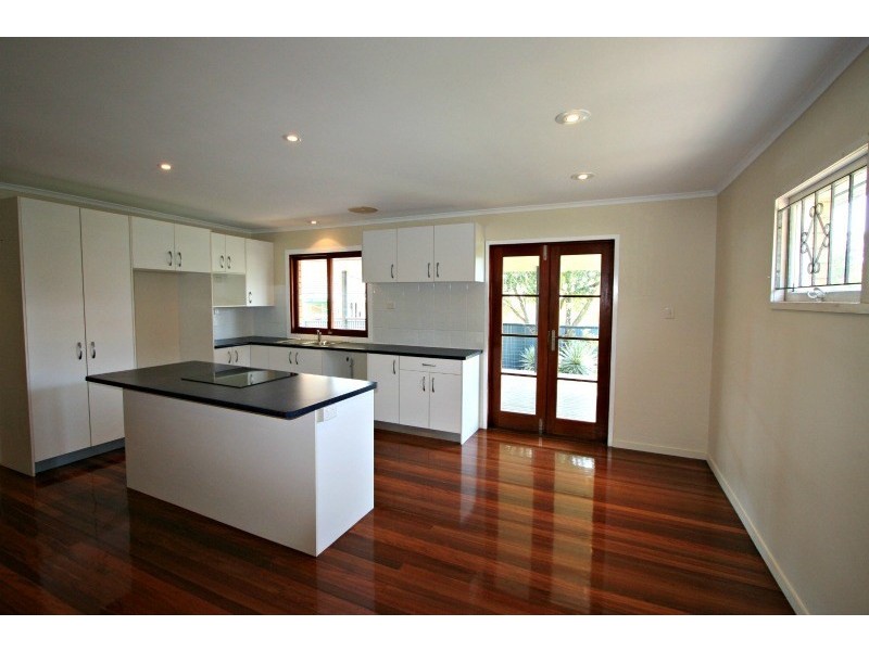 25 Pavlu Street, Wynnum West QLD 4178