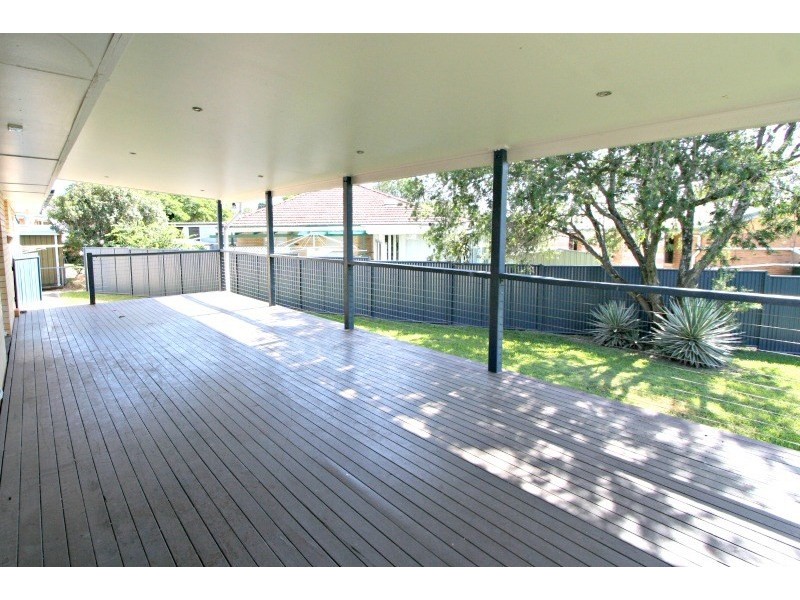 25 Pavlu Street, Wynnum West QLD 4178