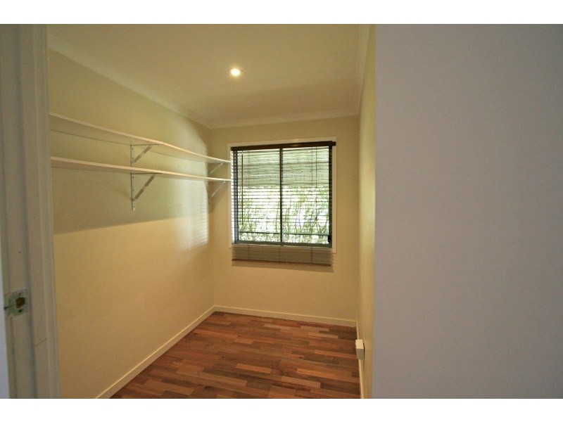 25 Pavlu Street, Wynnum West QLD 4178