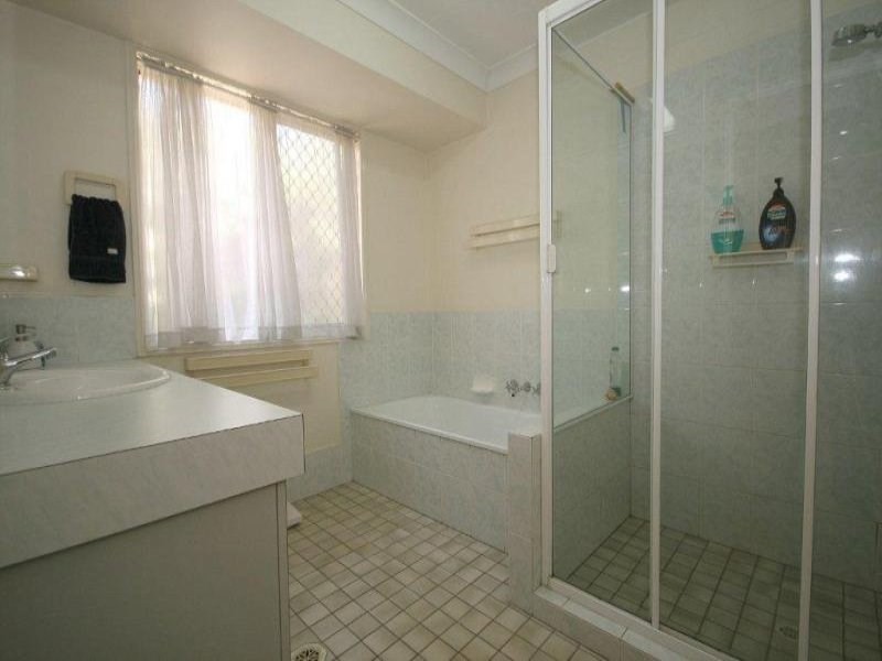 25 Caloundra Street, Manly West QLD 4179