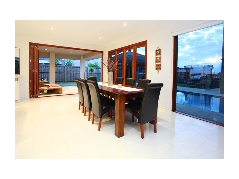 19 John Street, Manly West QLD 4179