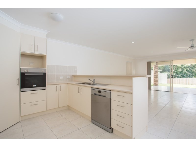 61 Bulgin Avenue, Wynnum West QLD 4178