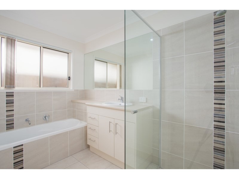 61 Bulgin Avenue, Wynnum West QLD 4178