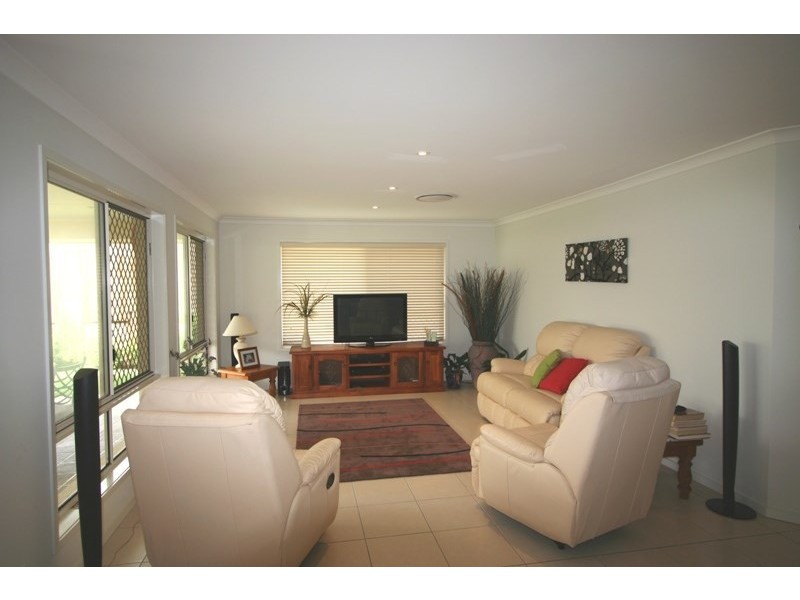 6 Creswick Close, Manly West QLD 4179