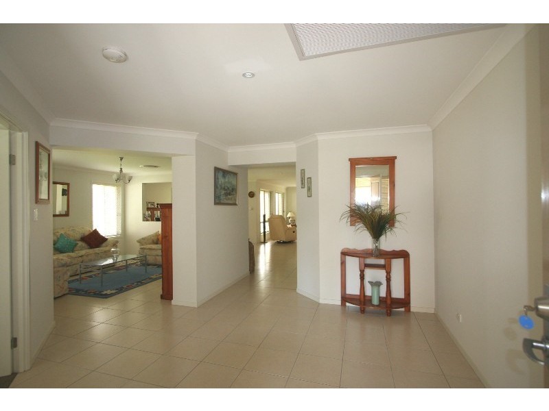 6 Creswick Close, Manly West QLD 4179