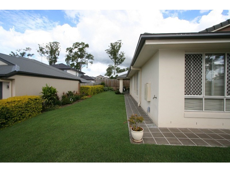 6 Creswick Close, Manly West QLD 4179