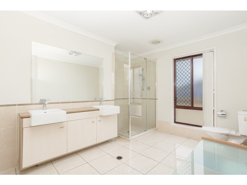 12 Dawson Drive, Manly West QLD 4179
