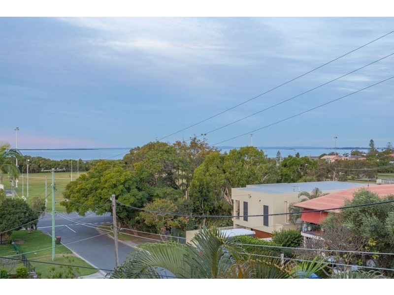 15 Warra Street, Wynnum QLD 4178