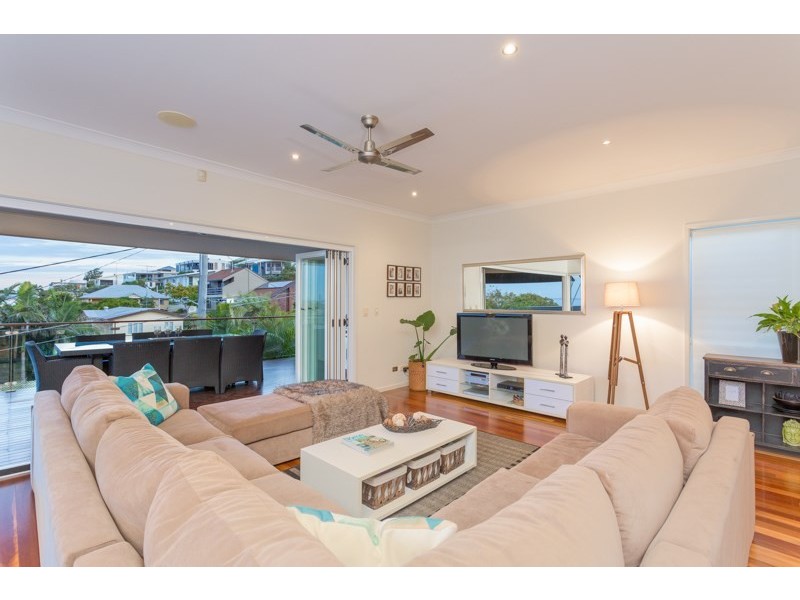 15 Warra Street, Wynnum QLD 4178
