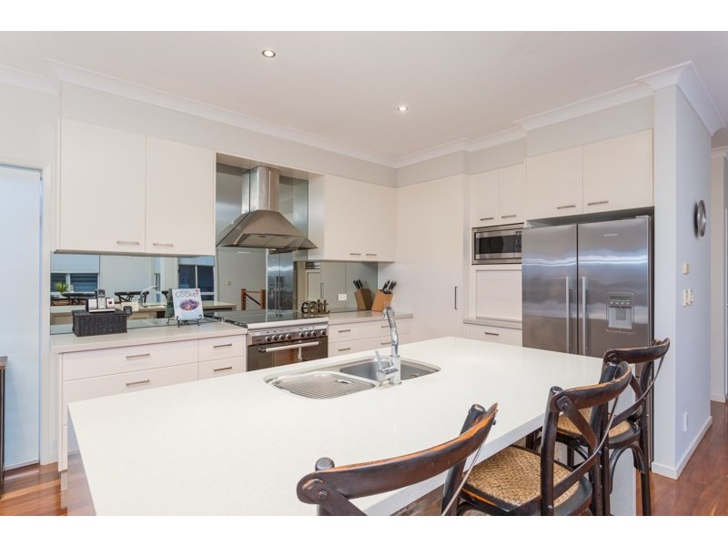 15 Warra Street, Wynnum QLD 4178