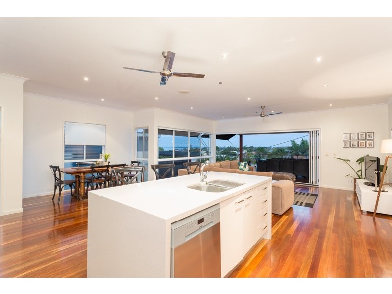 15 Warra Street, Wynnum QLD 4178