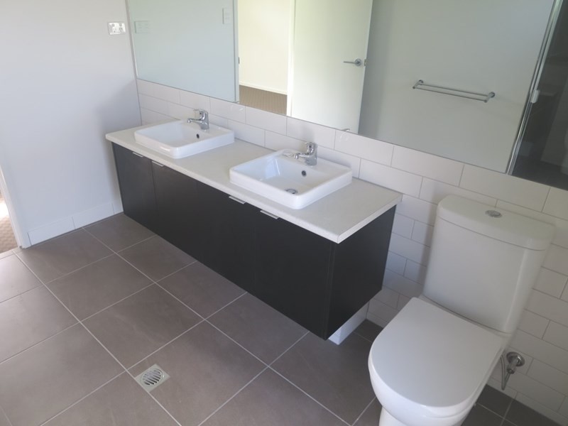 138 Wondall Road, Manly West QLD 4179