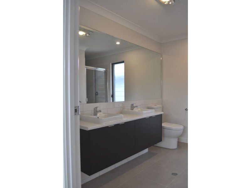 136 Wondall Road, Manly West QLD 4179