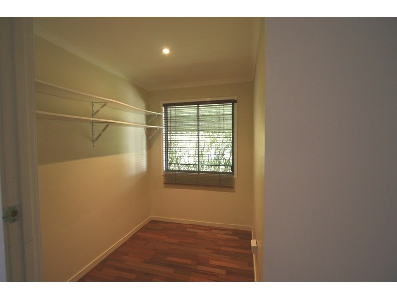 25 Pavlu Street, Wynnum West QLD 4178