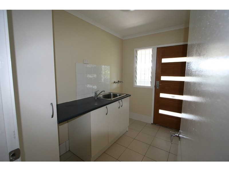 25 Pavlu Street, Wynnum West QLD 4178