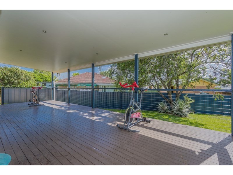 25 Pavlu Street, Wynnum West QLD 4178
