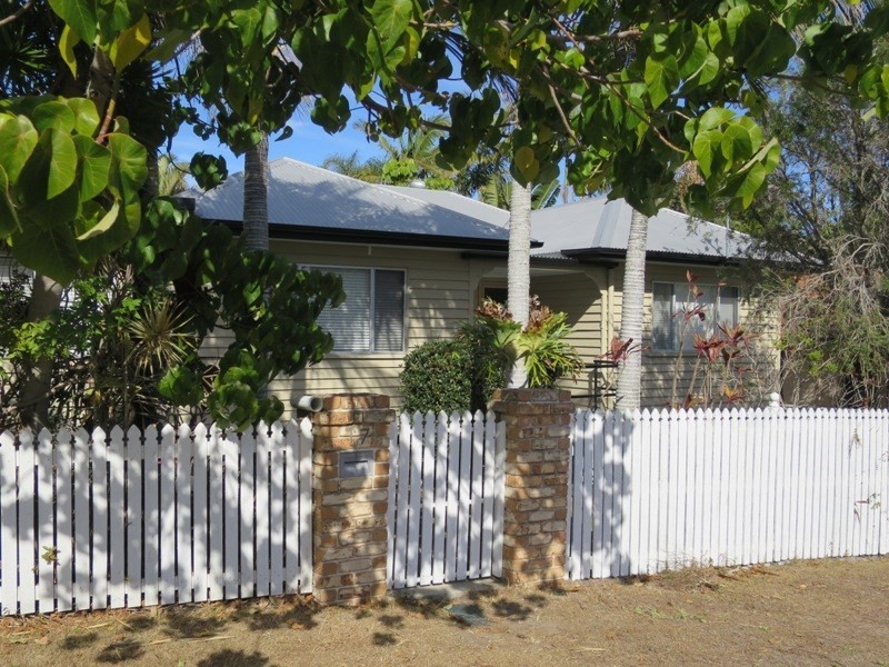 17 Jeays Street, Scarborough QLD 4020