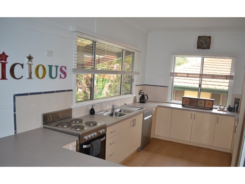 17 Jeays Street, Scarborough QLD 4020