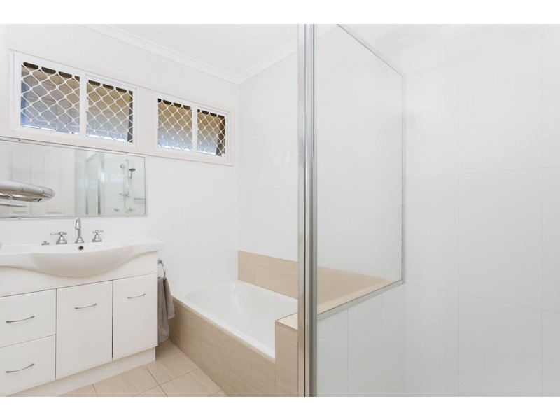 16 Stannard Road, Manly West QLD 4179
