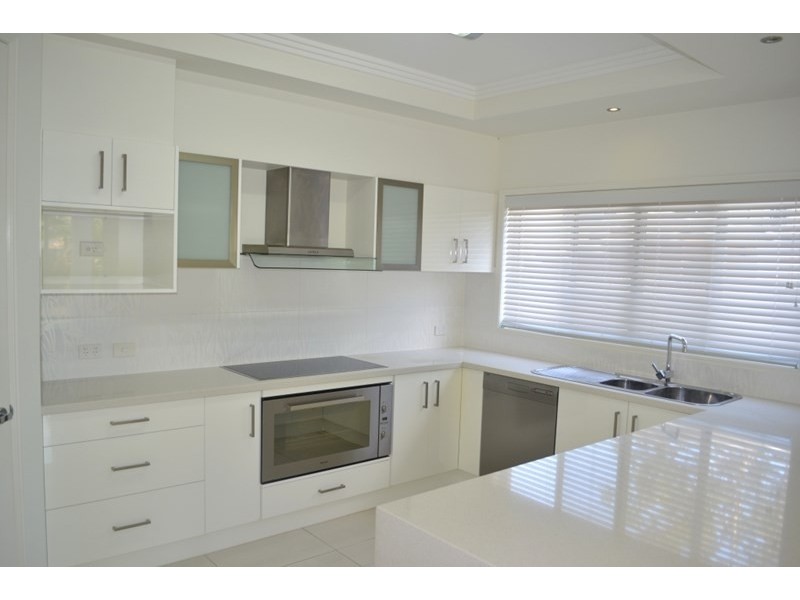 30 Bridgewater Place, Lota QLD 4179