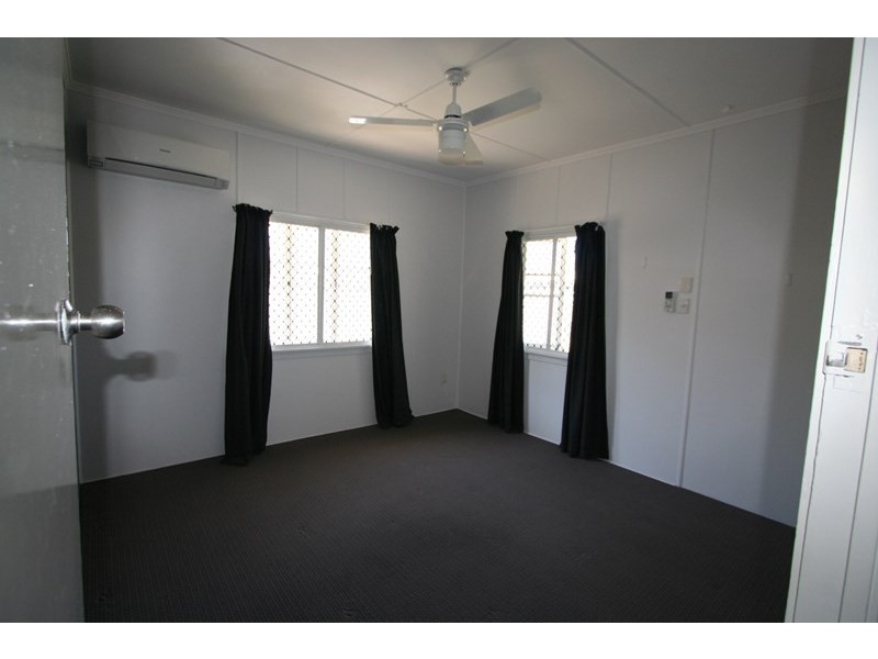 25 Faine Street, Manly West QLD 4179
