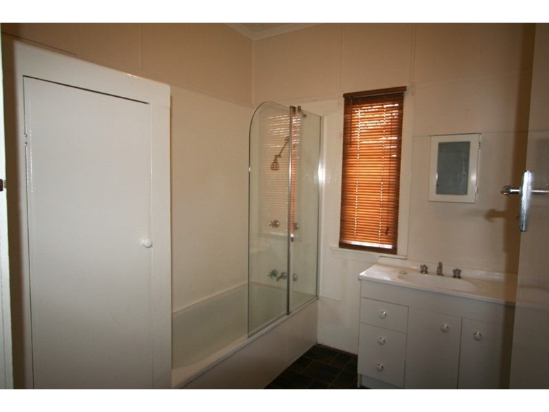25 Faine Street, Manly West QLD 4179