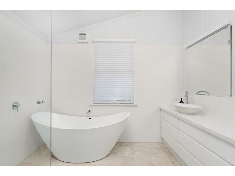 28 Hindes Street, Lota QLD 4179