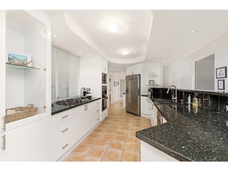 12 Commodore Drive, Birkdale QLD 4159