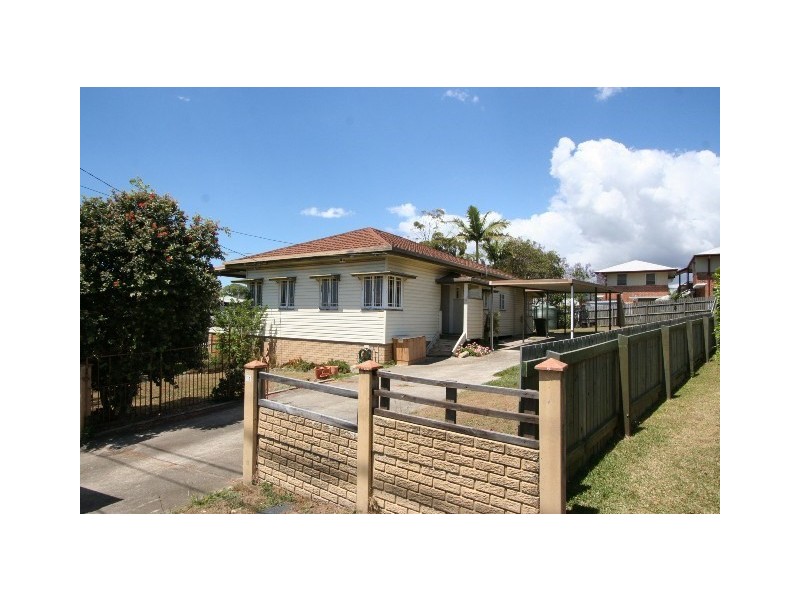 11 New Road, Manly QLD 4179