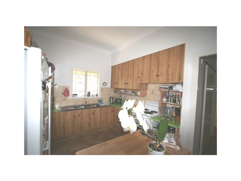 11 New Road, Manly QLD 4179