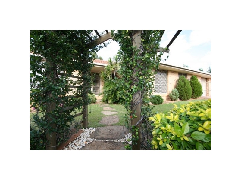 2 Trevally Crescent, Manly West QLD 4179