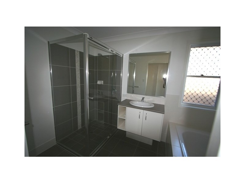 95 School Road, Wynnum West QLD 4178