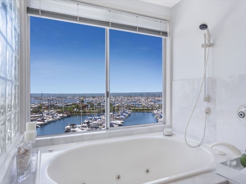 52 Wellington Street, Manly QLD 4179