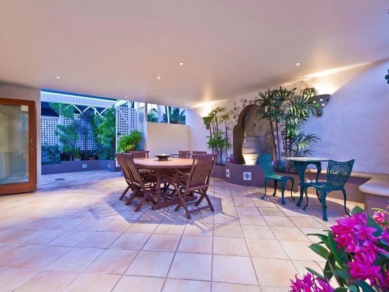 52 Wellington Street, Manly QLD 4179