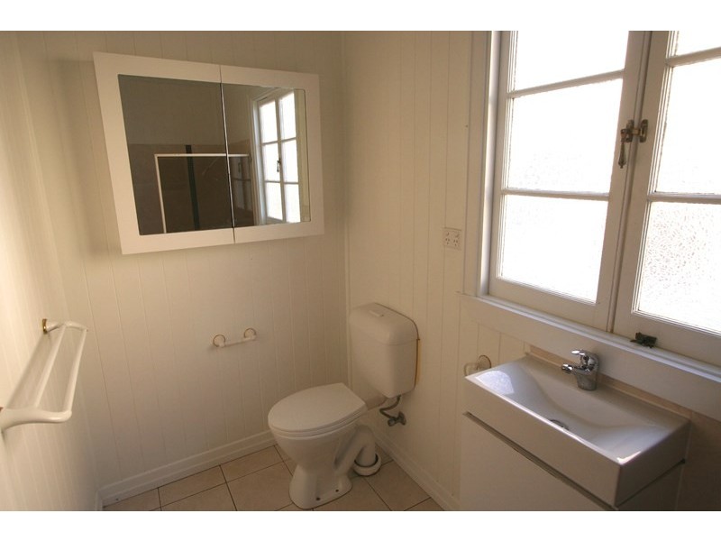 26 Outram Street, Lota QLD 4179