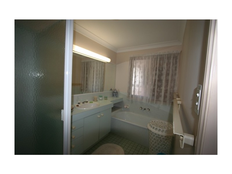 2 Trevally Crescent, Manly West QLD 4179